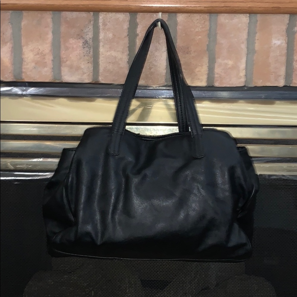 Guess - Picture 2 of 8